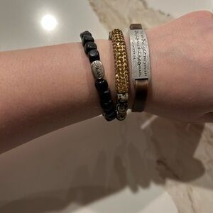 Set of 3 bracelets in mixed styles